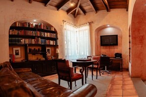 المنشأة من الداخل