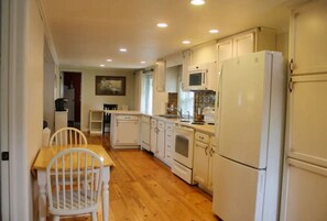 Frigorífic, microones, rentaplats i torradora