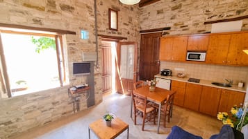 Basic Apartment | Living area