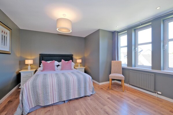 Apartment, Accessible | 3 bedrooms - Contemporary Apartment Close to Aberdeen City Centre (Aberdeen)