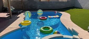 Pool Villa Newly Remodeled 3BD2.5BA by Summerlin