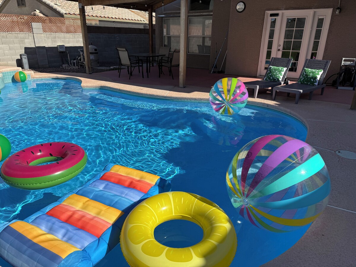 Pool Villa Newly Remodeled 3BD2.5BR by Summerlin