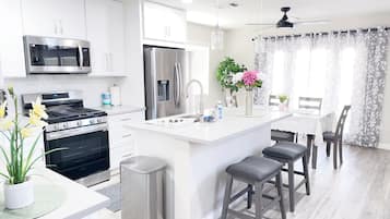 Mikrowelle, Ofen, Herdplatte, GeschirrspĂŒler