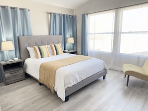 3 bedrooms, iron/ironing board, free WiFi, bed sheets - Stylish Pool Villa with High Ceilings near Summerlin (Las Vegas)