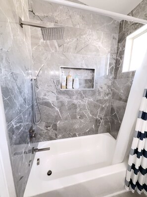 Shower, hair dryer, towels, soap - Stylish Pool Villa with High Ceilings near Summerlin (Las Vegas)