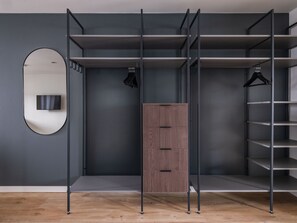 Familienstudio | Hochwertige Bettwaren, Zimmersafe, laptopgeeigneter Arbeitsplatz