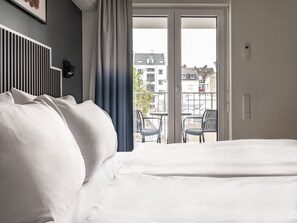 Studio | Hochwertige Bettwaren, Zimmersafe, laptopgeeigneter Arbeitsplatz