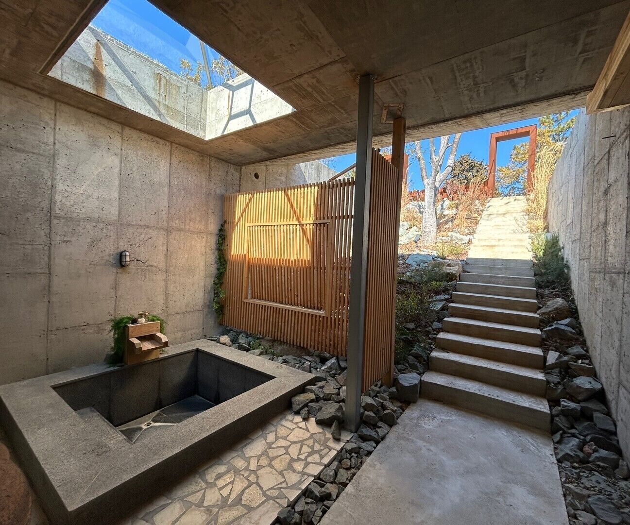 Down comforters, free WiFi