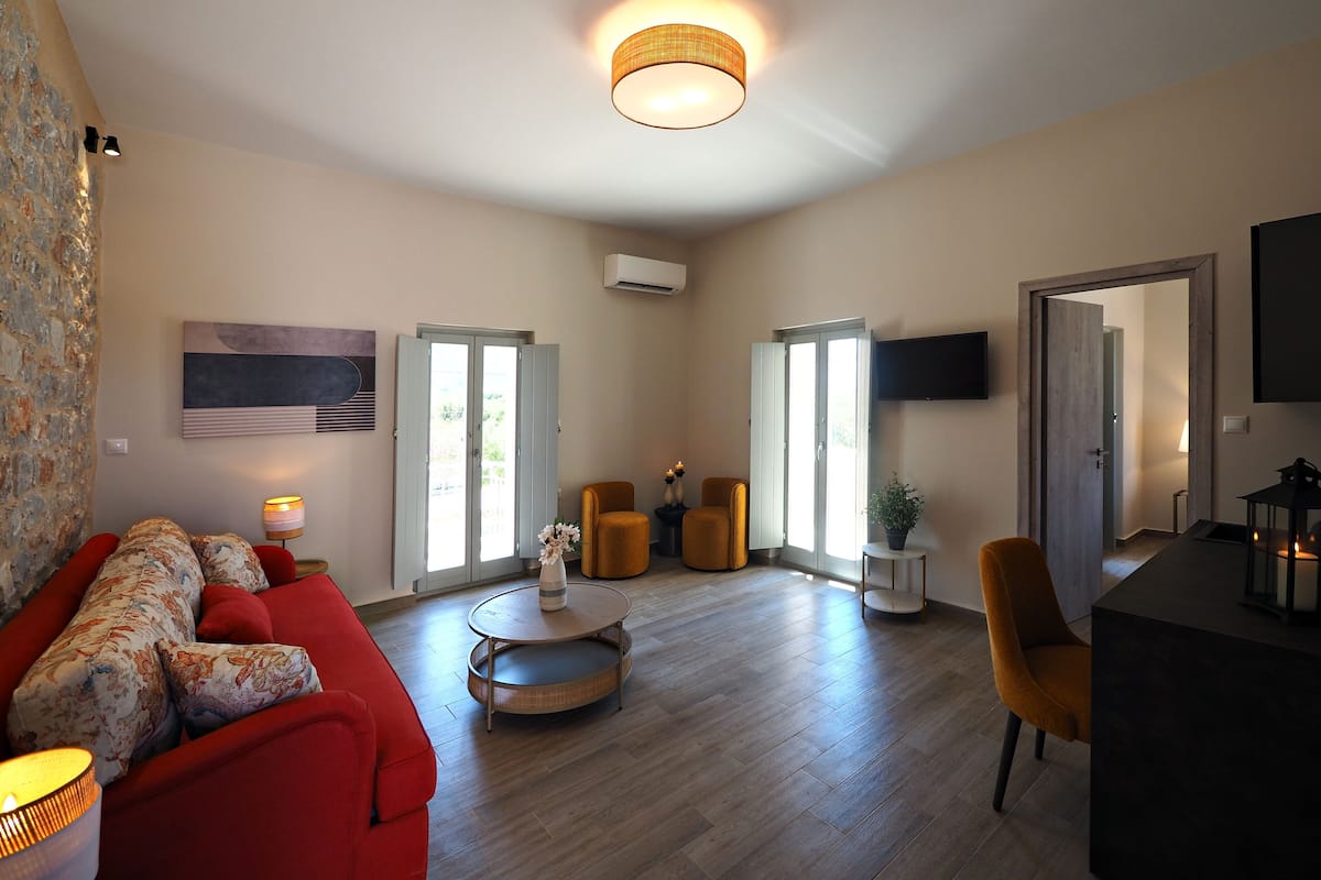 Suite, Mountain View | 1 bedroom, Egyptian cotton sheets, premium bedding, down duvets