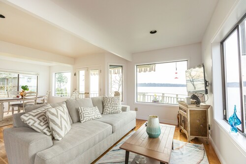 Amazing Sound View - Guest House