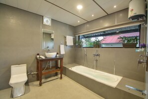 Bathroom - Manthan A Boutique Resort (Yamkeshwar)