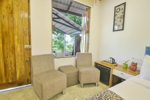 Living area - Manthan A Boutique Resort (Yamkeshwar)