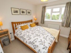 4 bedrooms, individually decorated, individually furnished, free WiFi