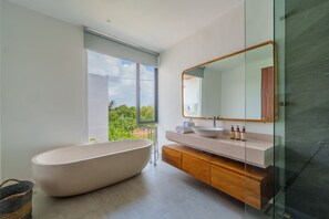 Exclusive Villa, 3 Bedrooms, Private Pool | Bathroom | Shower, hair dryer, towels, soap - Villa Vista (Canggu)