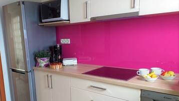 Apartment, 2 Bedrooms, Smoking, Balcony | Interior