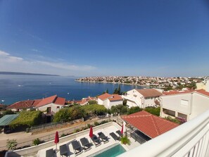 Balcony - Heated Infinity Pool, Family Apartment With Panoramic sea View 3 (Okrug)