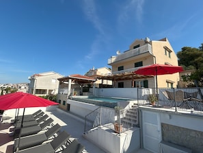 Apartamento, 2 quartos, para fumantes, sacada | Fachada