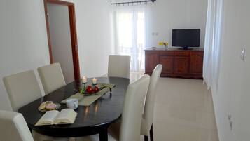 Appartamento, 2 camere da letto, fumatori, balcone | Soggiorno