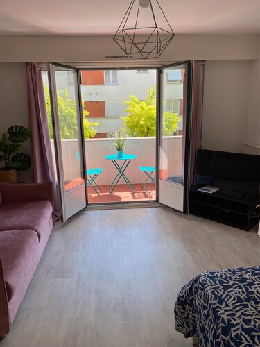 Studio 'Grand Studio Avec Loggia' avec terrasse privée, balcon et Wi-Fi