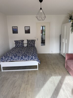 1 Schlafzimmer, Bügeleisen/Bügelbrett, kostenloses WLAN, Bettwäsche