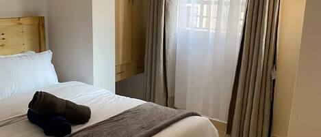 1 多间卧室、熨斗/熨衣板、WiFi、床单