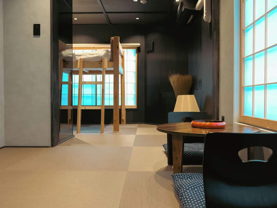 Hypo-allergenic bedding, down comforters, in-room safe