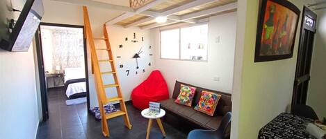 2 bedrooms, desk, free WiFi, bed sheets