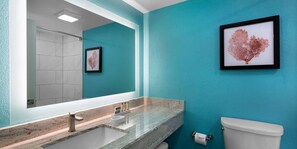 Hair dryer - Cozy Ocean-View Room with Balcony Low Floor (Myrtle Beach)