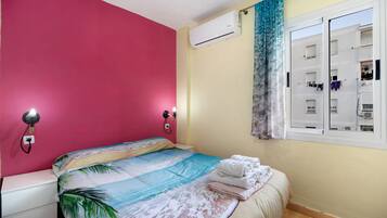 3 slaapkamers, een strijkplank/strijkijzer, gratis wifi, beddengoed
