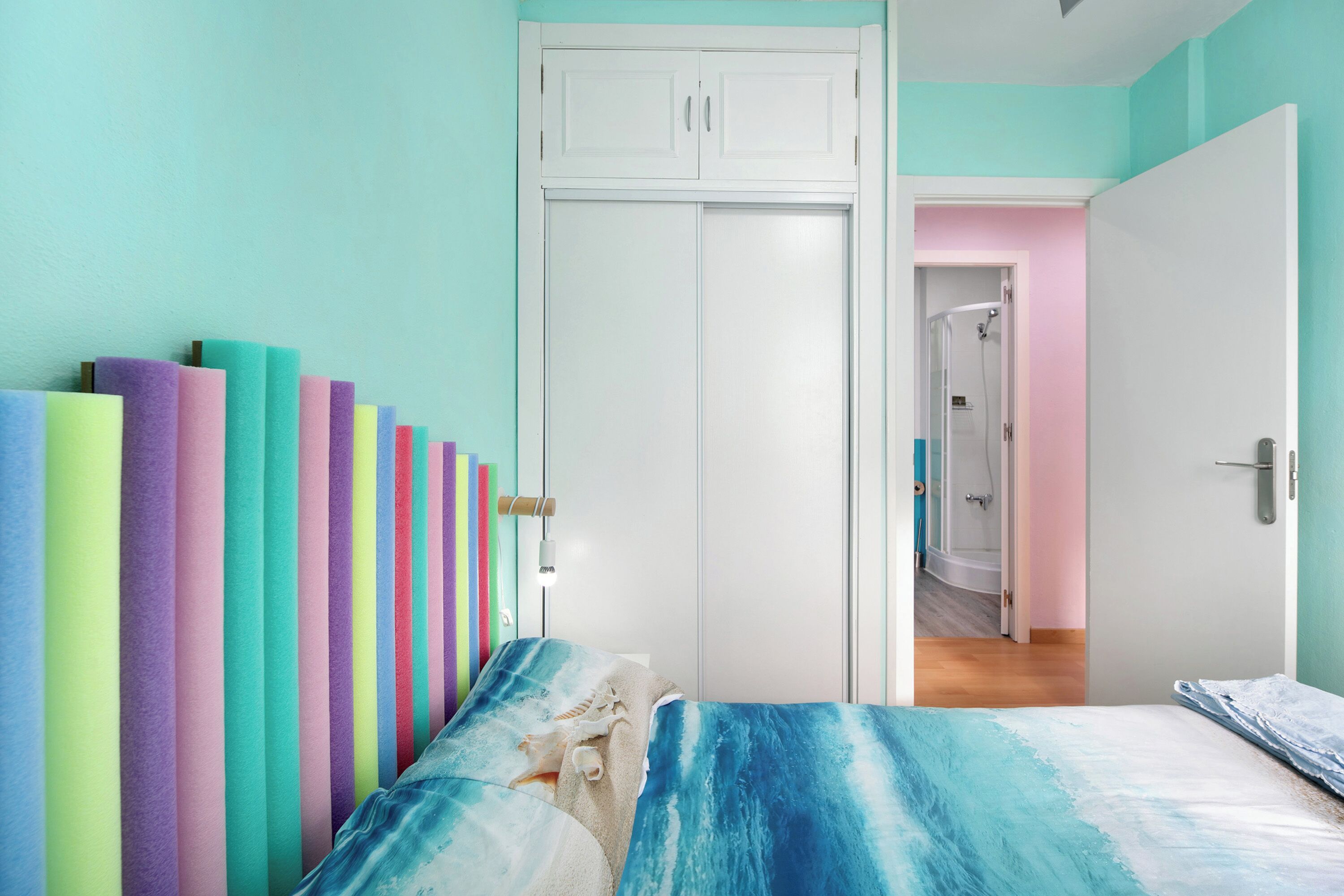 3 makuuhuonetta, silitysrauta/-lauta, ilmainen Wi-Fi, vuodevaatteet