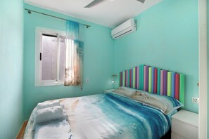 3 makuuhuonetta, silitysrauta/-lauta, ilmainen Wi-Fi, vuodevaatteet