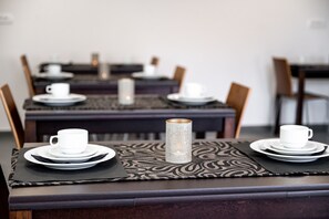 Daily continental breakfast for a fee - Apartments and Rooms Bama (Litija)