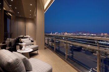 Veranda King Suite | Balcony view at Durango Casino & Resort