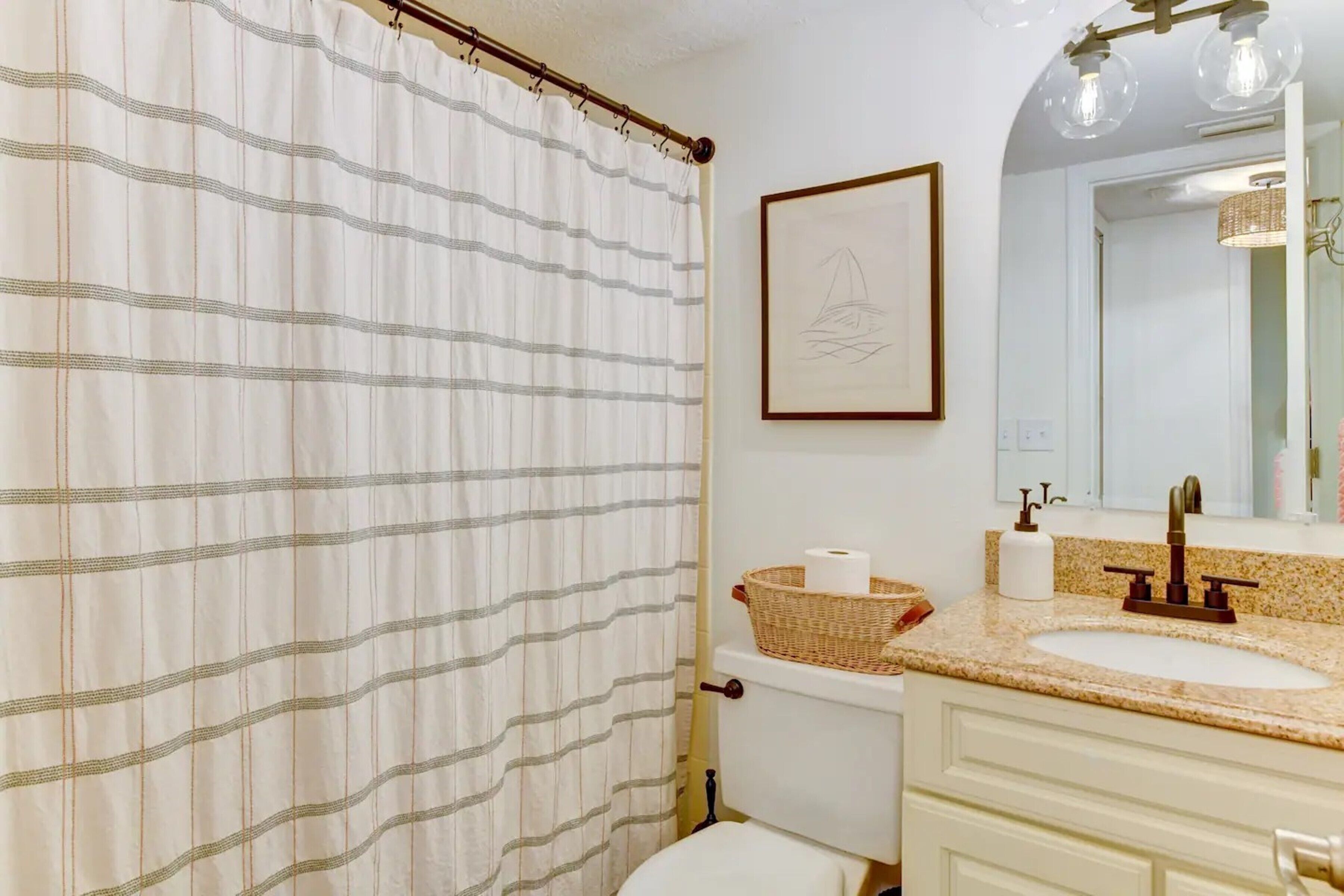 舒适公寓 | 浴室 | 独立的浴缸和淋浴、免费洗浴用品、吹风机、坐浴桶