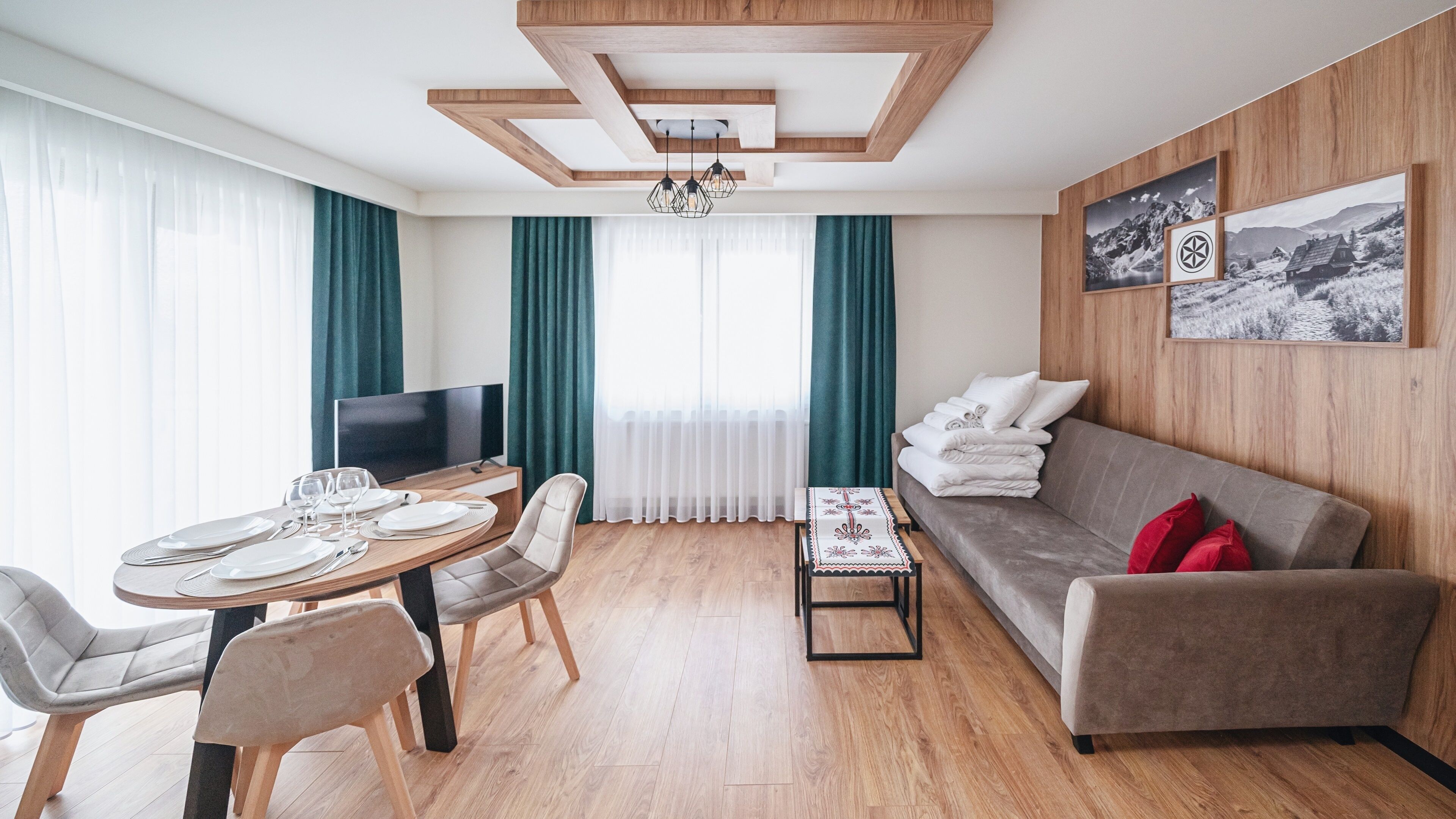 Lägenhet (L6) | Vardagsrum | Platt-tv