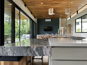 Dining - 4 Suites. Ocean views. Near beaches. Dominicalito (Dominicalito)