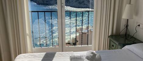 2 Schlafzimmer, BĂŒgeleisen/BĂŒgelbrett, kostenloses WLAN, BettwĂ€sche