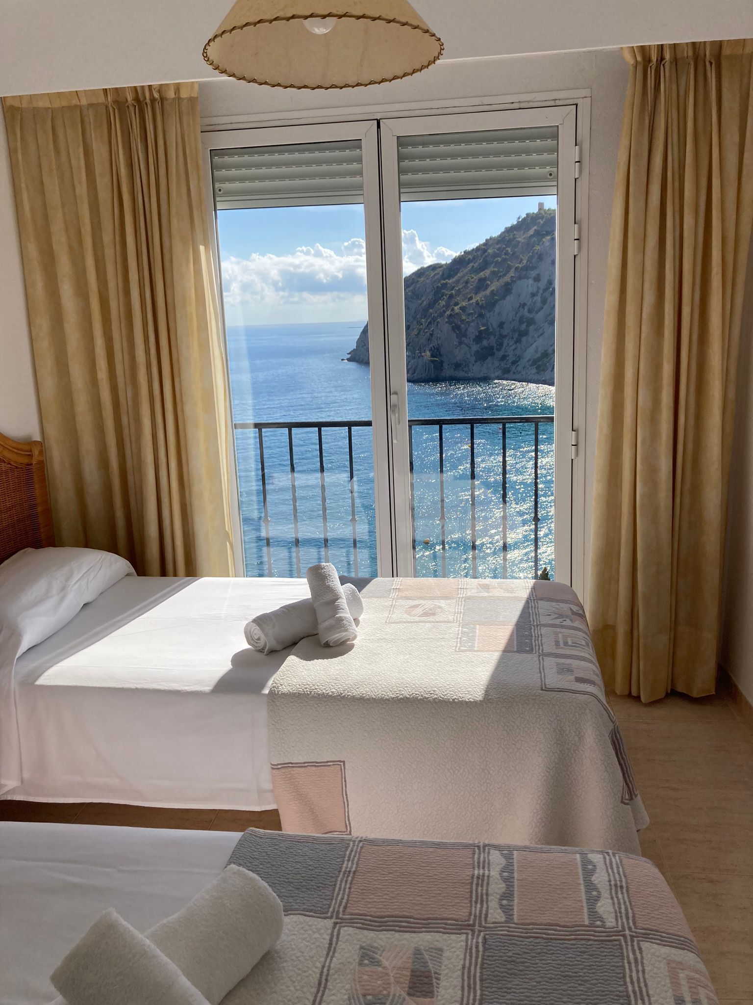 2 chambres, fer et planche à repasser, Wi-Fi gratuit, draps fournis