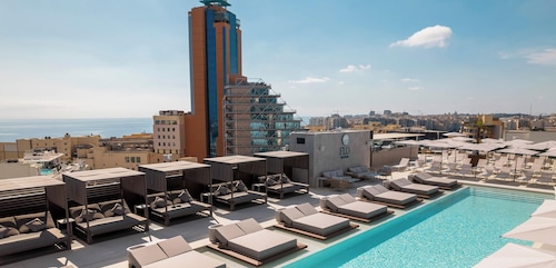 The Londoner Hotel St. Julians