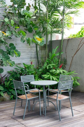Villa, 2 Bedrooms, Smoking, Private Pool | Garden