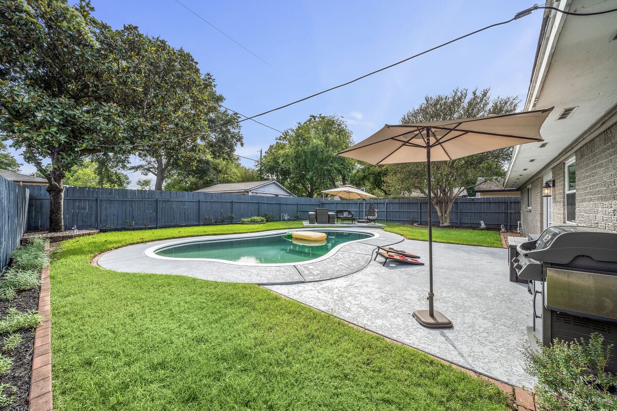 Photo 9 of Pool Home Nr Heights, DT | Games WiFi | BBQ Yard