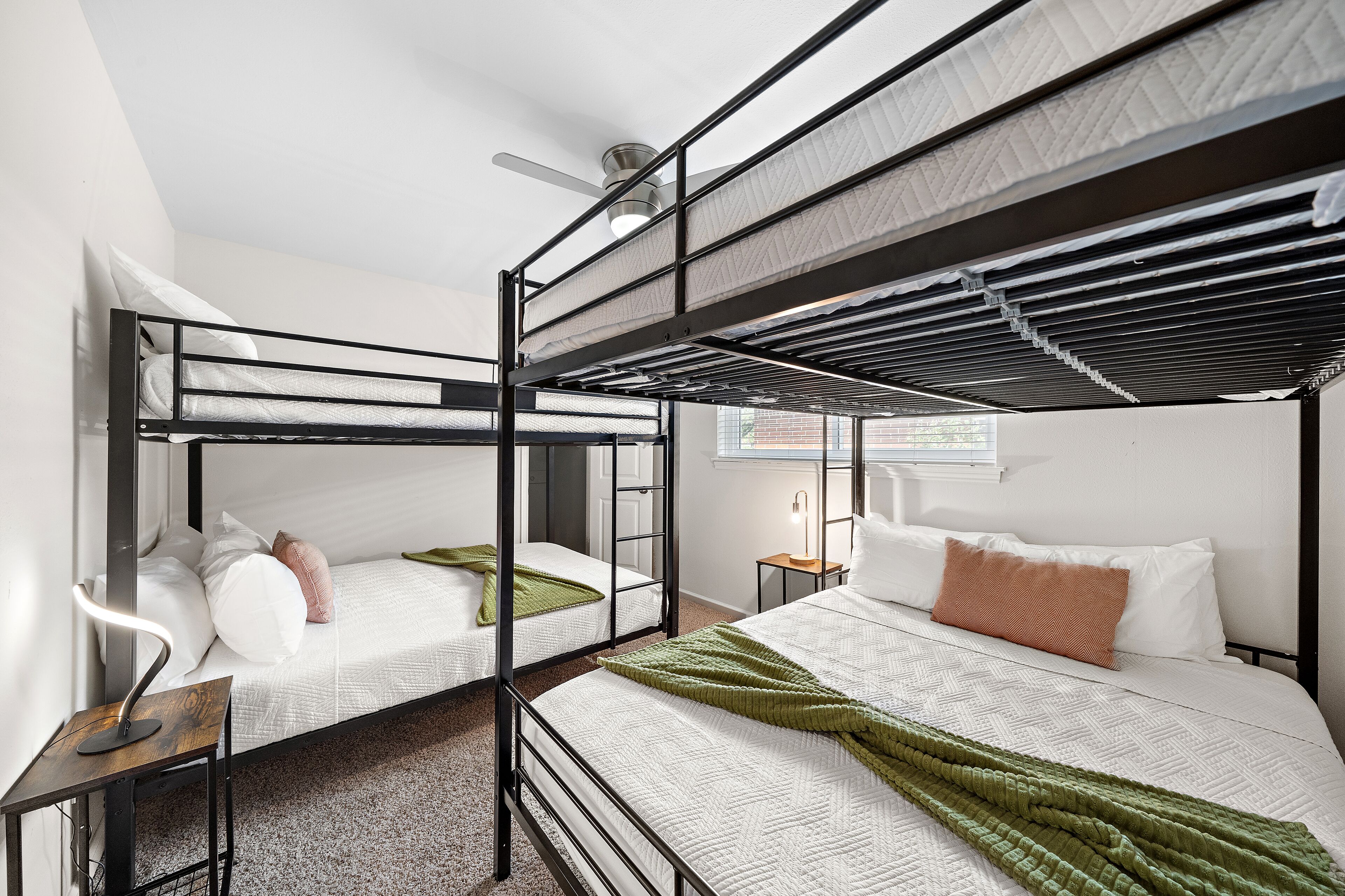 3 chambres, bureau, fer et planche à repasser, Wi-Fi gratuit