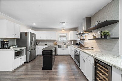 Pool Home Nr Heights, DT | Games WiFi | BBQ Yard