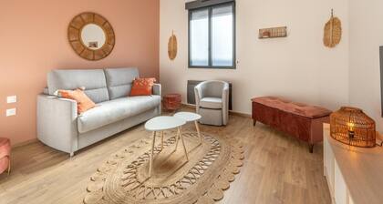 Charming Village House: 8 Guests, 4 Baths, Near Compiègne, AC, WiFi, Garage, All-Incl.