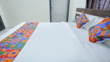 Egyptian cotton sheets, premium bedding, in-room safe, free WiFi