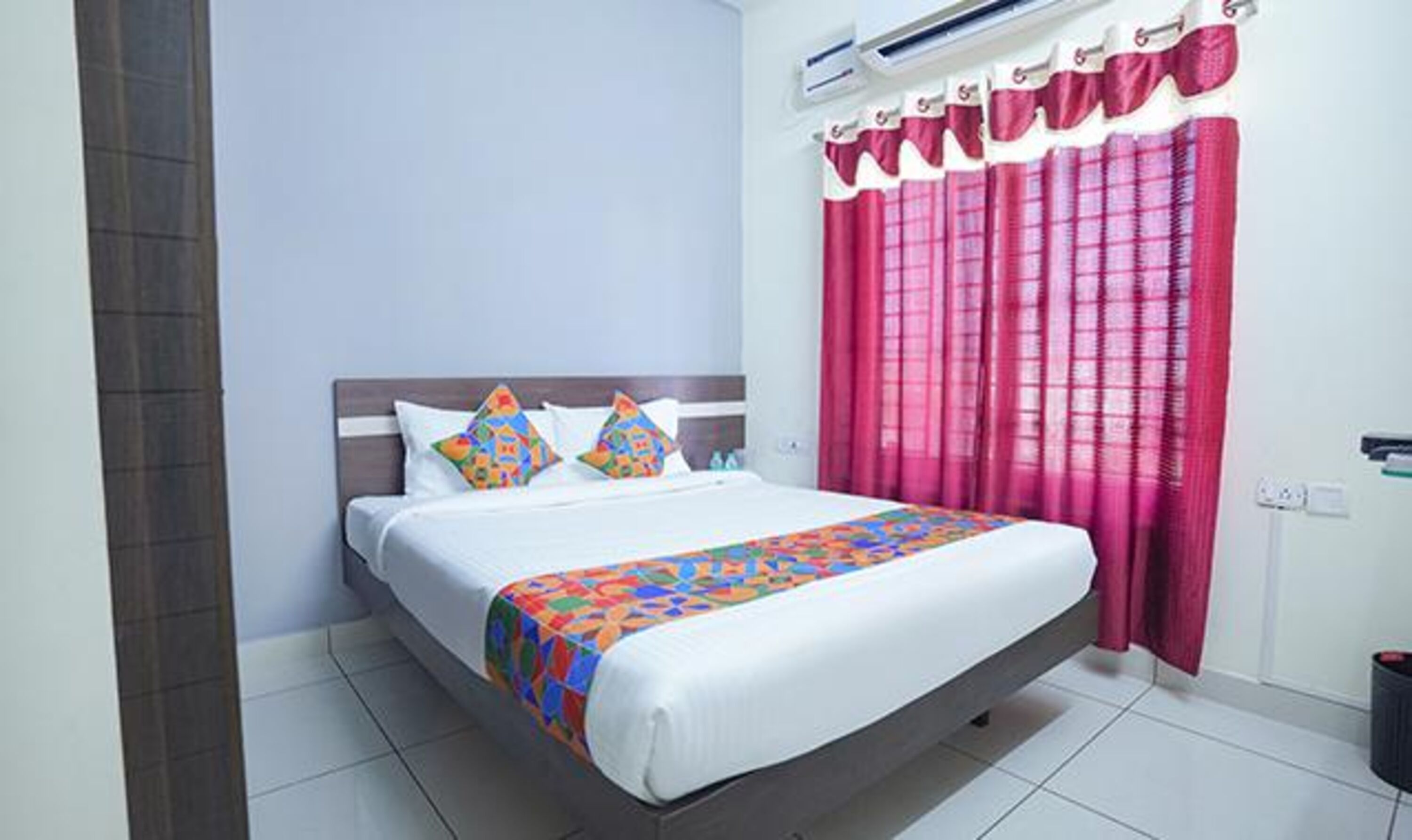 Egyptian cotton sheets, premium bedding, in-room safe, free WiFi