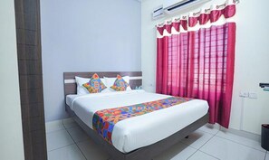 Egyptian cotton sheets, premium bedding, in-room safe, free WiFi