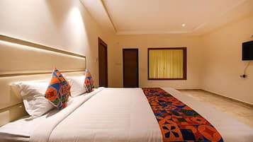 Egyptian cotton sheets, premium bedding, in-room safe, free WiFi