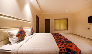 Egyptian cotton sheets, premium bedding, in-room safe, free WiFi - Fabhotel Nagarjuna Rise (Bengaluru)