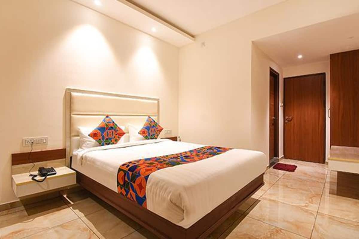 Deluxe Room | Egyptian cotton sheets, premium bedding, in-room safe, free WiFi